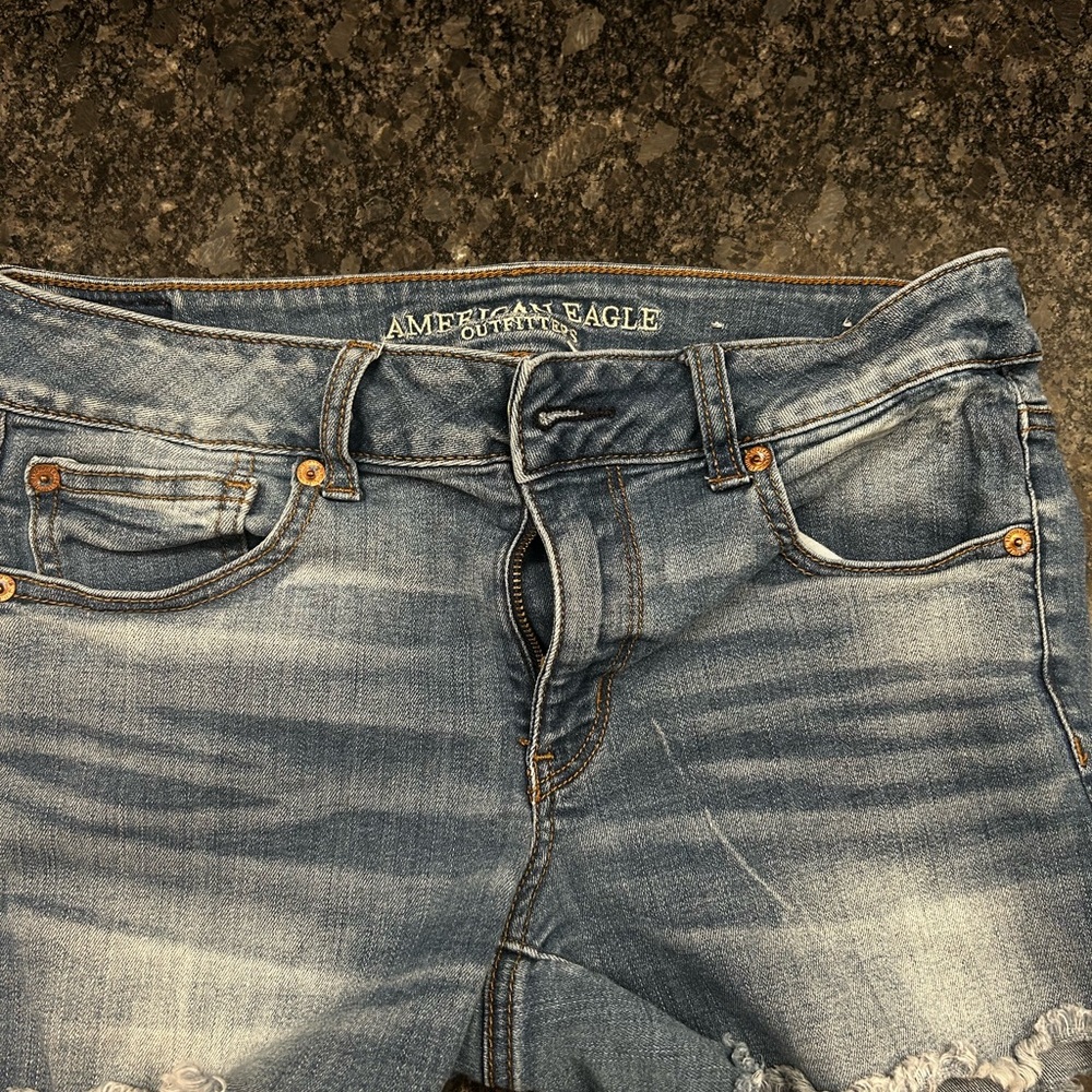 American Eagle Outfitters Women's Distressed Blue Jeans